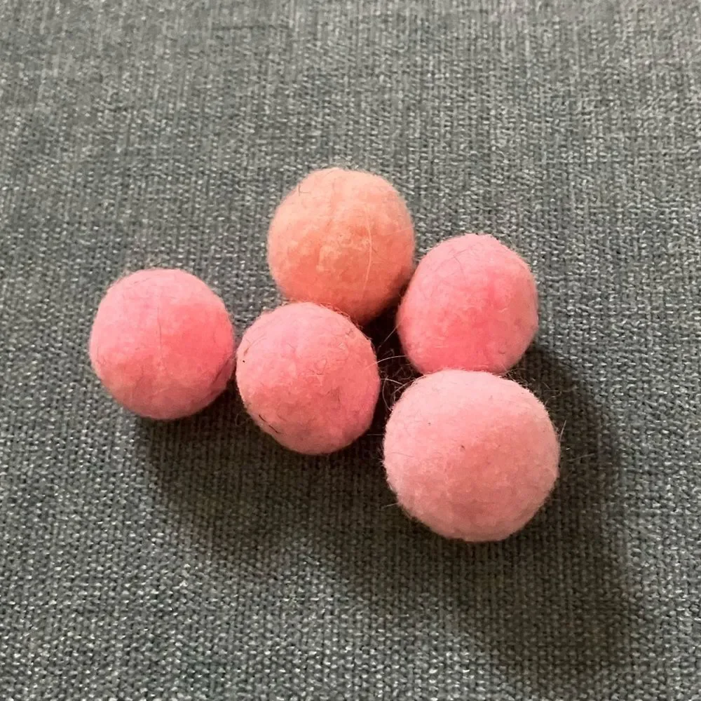 5 Pink Cat Pompom Ball Toys